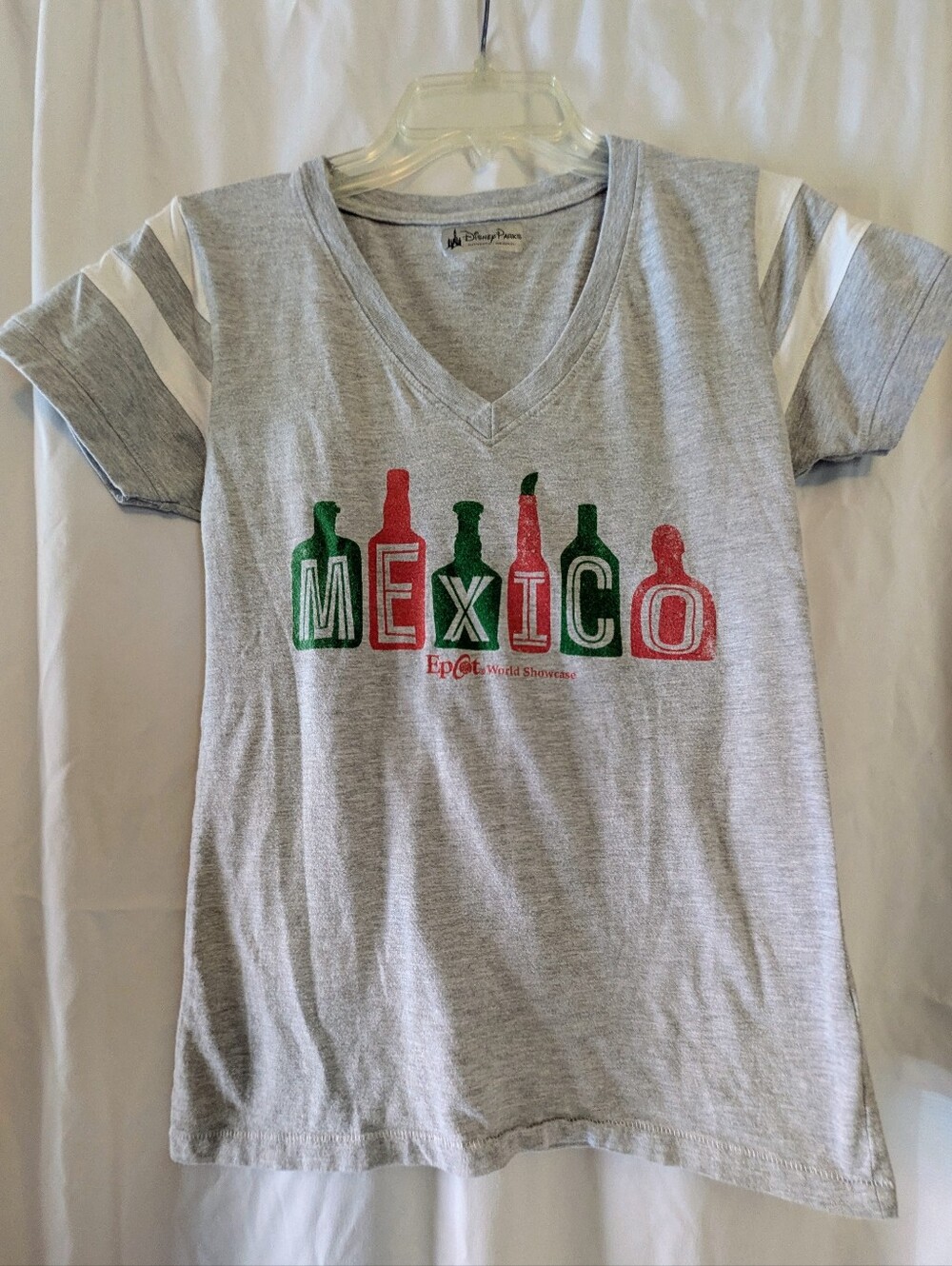 Disney Women's Mexico Graphic Short-Sleeve V-Neck Tee - Green & Red Sz. M